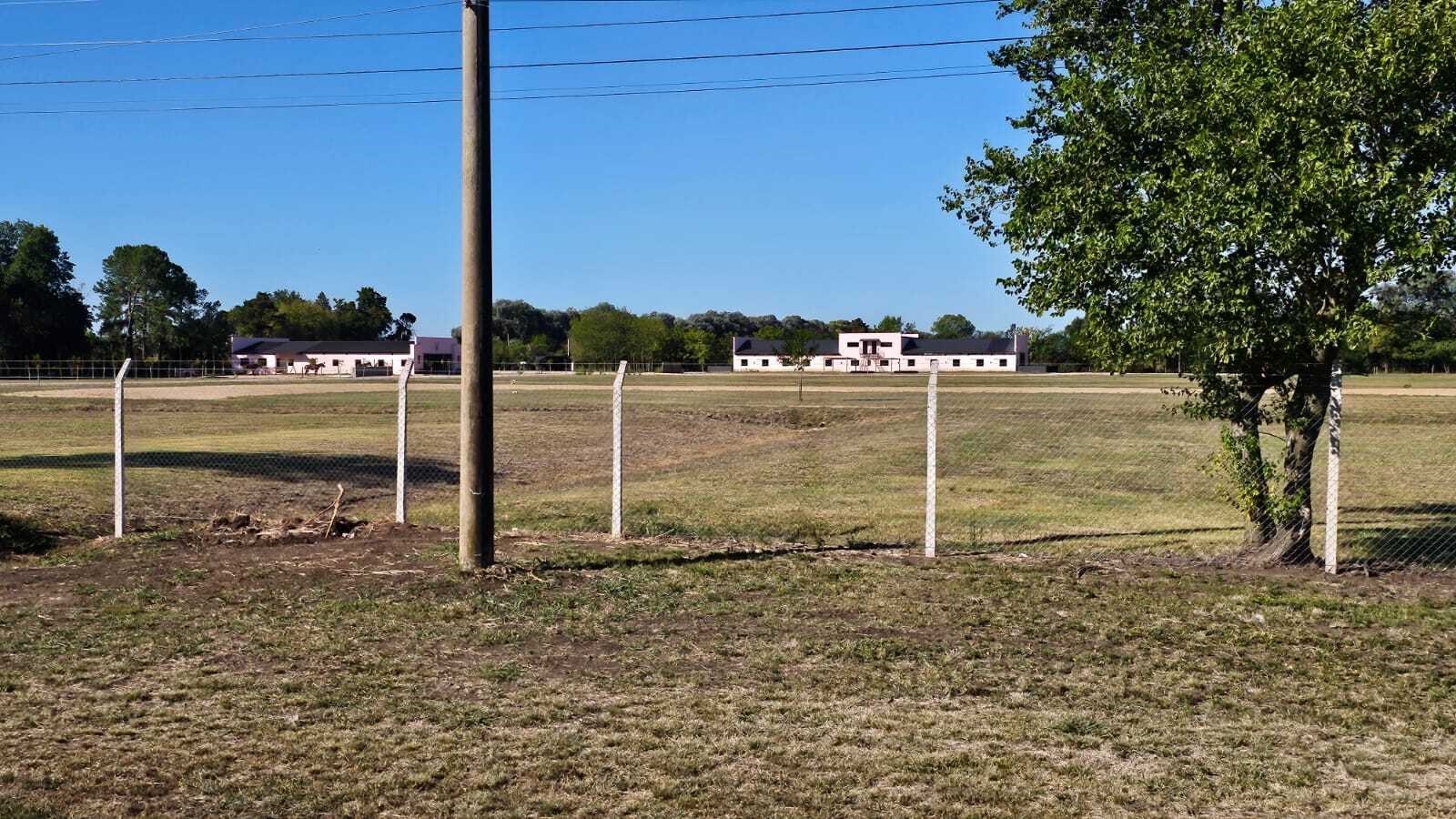 Campo ecuestre con instalaciones de polo en Open Door 23