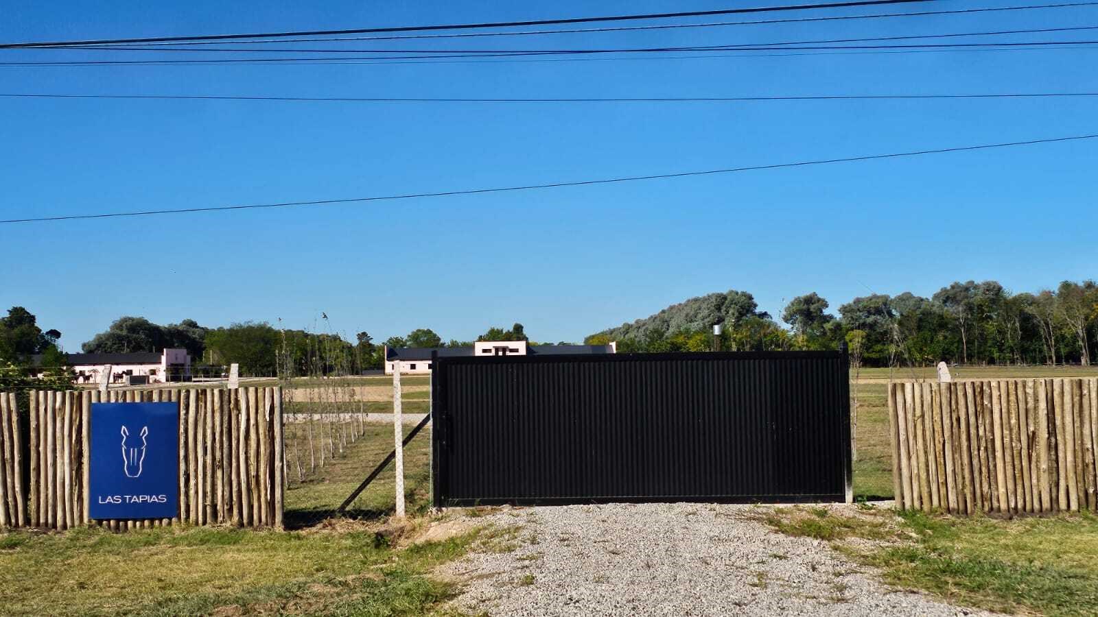Campo ecuestre con instalaciones de polo en Open Door 36